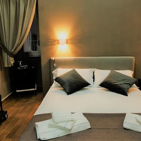 Queen 20 - Private Rooms Duomo Napoli