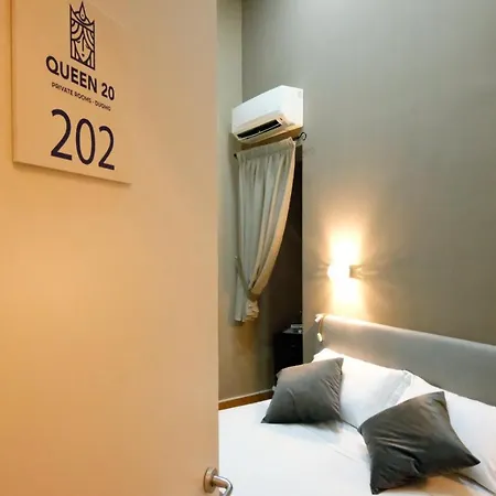 Queen 20 - Private Rooms Duomo Napoli Guest house
