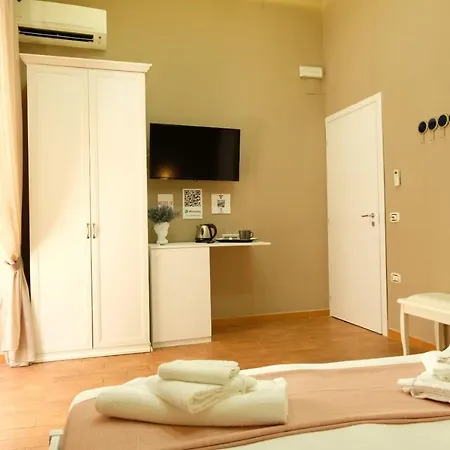 Queen 20 - Private Rooms Duomo Napoli Guest house