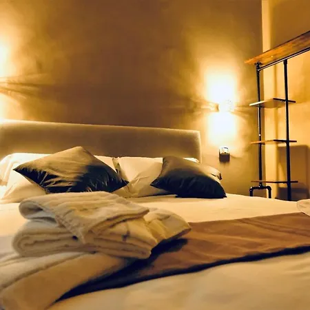 Queen 20 - Private Rooms Duomo Napoli Guest house