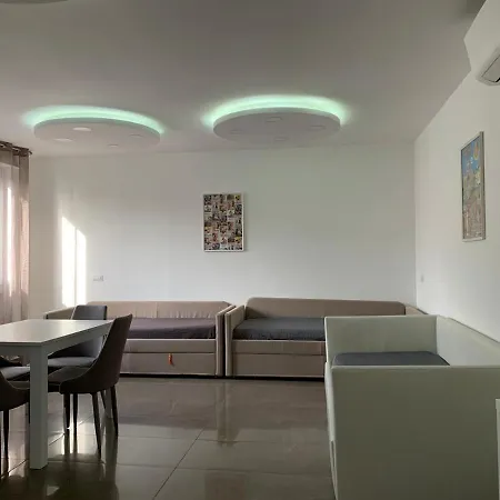 Mondo Suites Apartments Апартаменты