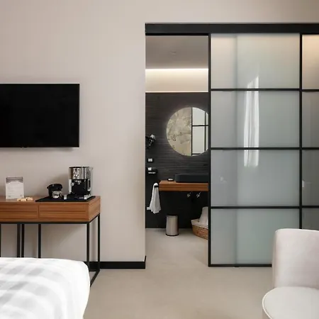 Poerio 25 Boutique Hotel *