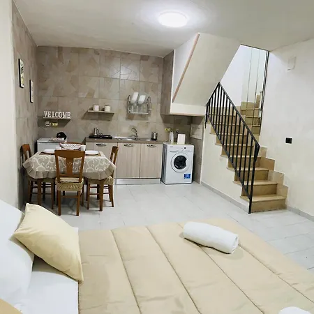 Crystal Apartment *