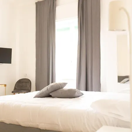 Nella's Carlo Iii Apartment *