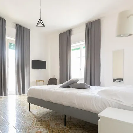 Nella's Carlo Iii Apartment Naples