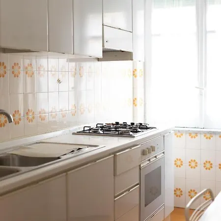 Nella's Carlo Iii Apartment