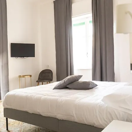 Nella's Carlo Iii Apartment Naples