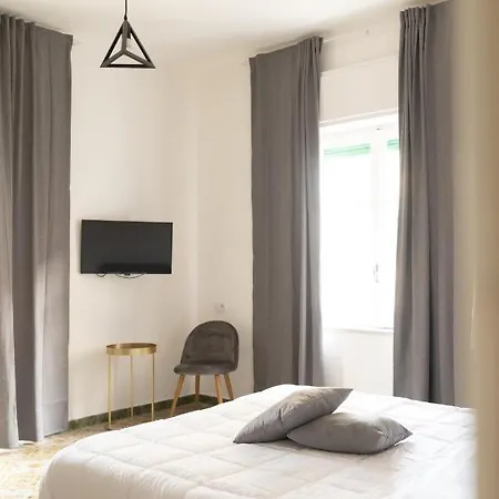 Nella's Carlo Iii Apartment Naples