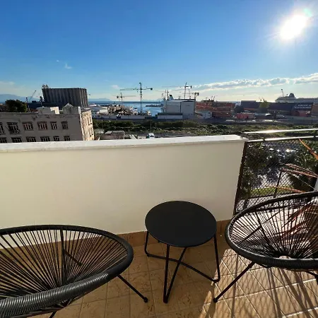 Urban Jungle Bed & Breakfast Naples