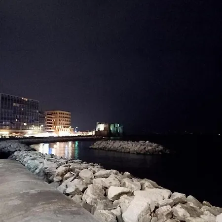 Tyros Naples