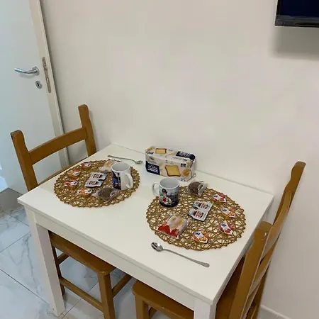 A Cas E Nanninell Naples