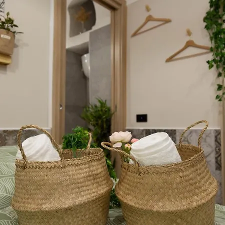 Centro-duomo Casina Con Vasca Idromassaggio Holiday home Naples