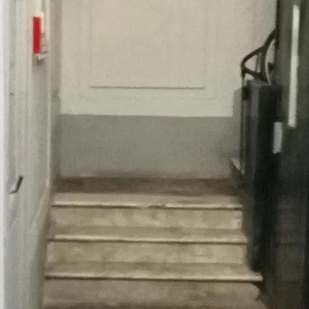 Dama Hostelbb * Napoli