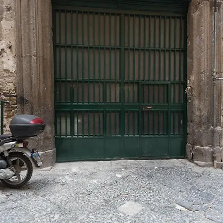 Casetta Decumani Apartment Naples