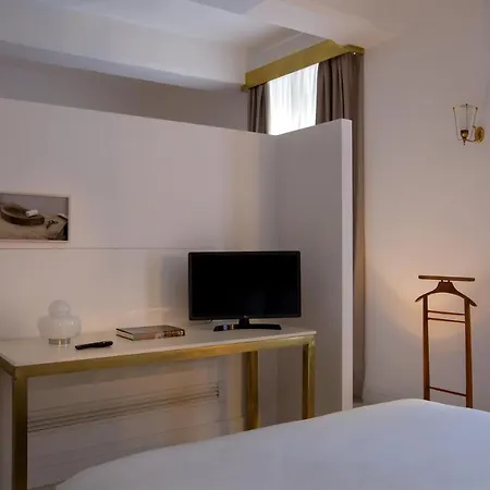 Corso Novara 5 Design *