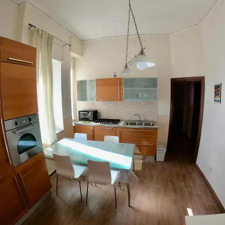 Di Sarno's Port'alba Apartment Naples