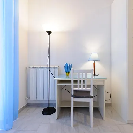 Via Aniello Falcone 72b Apartment *