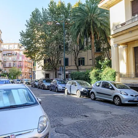 Via Aniello Falcone 72b Apartment *
