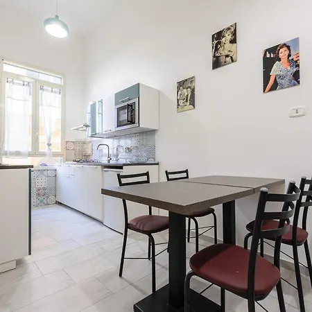 Apartment Via Aniello Falcone 72b Naples