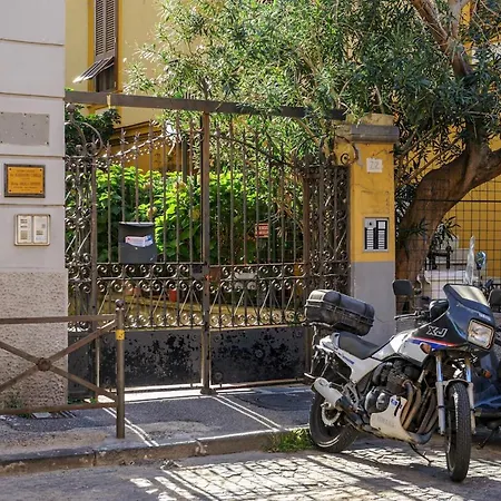 Apartment Via Aniello Falcone 72b Naples