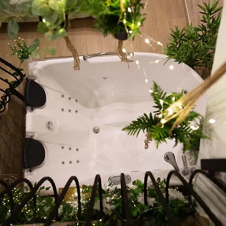Apartamento Via Tribunali-duomo Casa Con Vasca Idromassaggio *