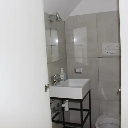 דירה La Casa Di Ale A Chiaja *
