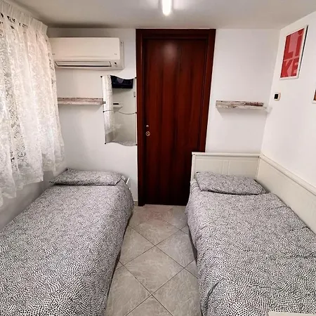 Modern In Napoli, Balcony 아파트 *