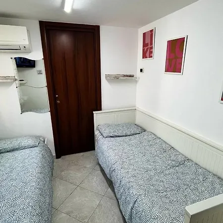 Modern In Napoli, Balcony 아파트 *