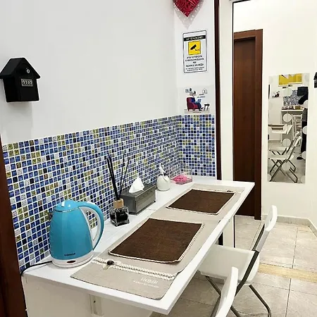 Modern In Napoli, Balcony 아파트