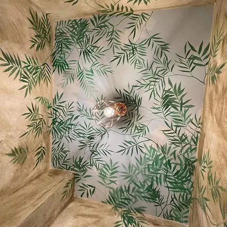 Urban Jungle Bed & Breakfast Naples