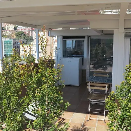 Bonbonniere In Chiaia District Apartment