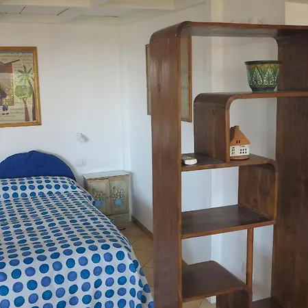 Apartment Bonbonniere In Chiaia District *