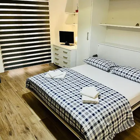 La Vacanzella Al Gesu' Nuovo Apartment *