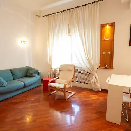 Vomero Chic By Dimorra * Naples