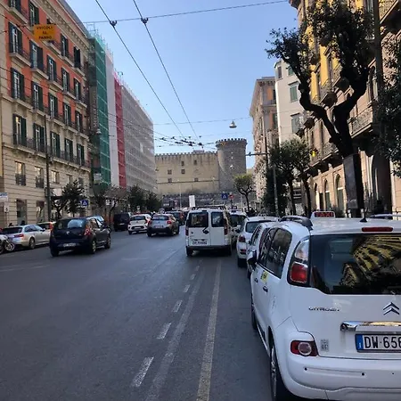 Oda ve Kahvaltı Downtown Napoli
