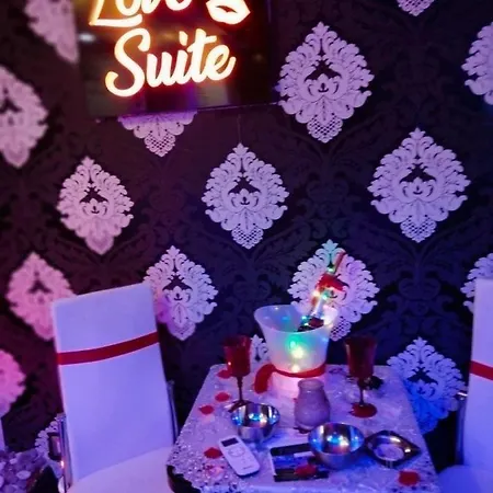 Love Suite * Naples