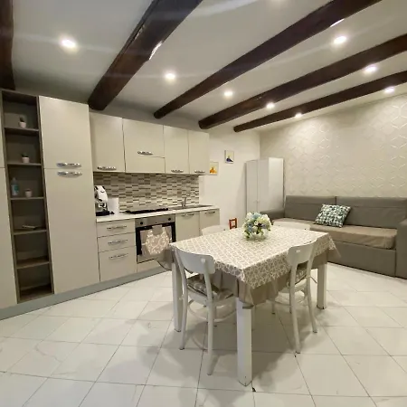 Donnarumma House Apartment