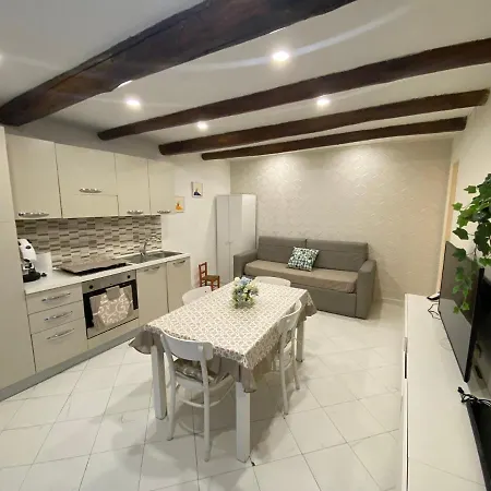 Donnarumma House Apartment