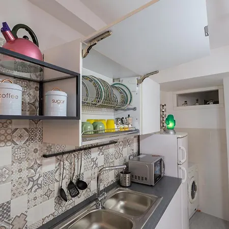 Independent House 51 Apartment *