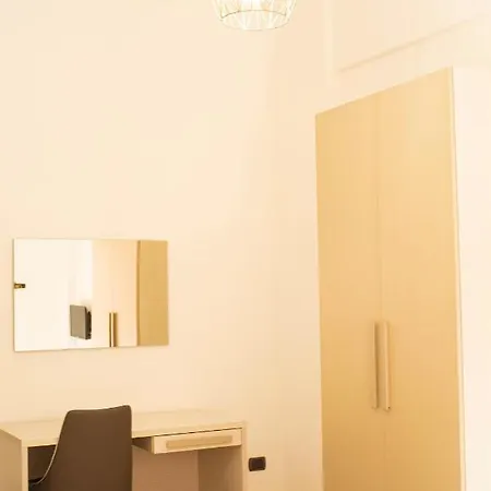 La Casa Dell'arte Nyaraló Nápoly