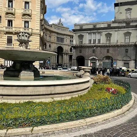 3 Chiaia 3*