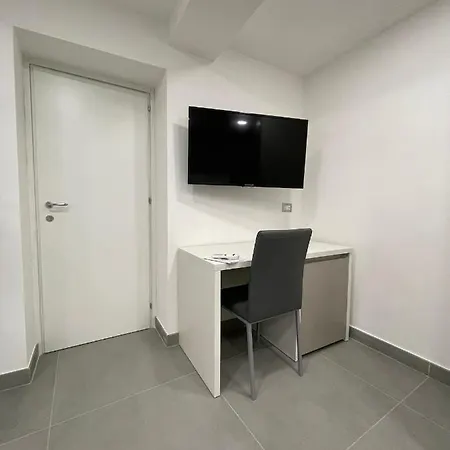 3 Chiaia Bed & Breakfast Naples