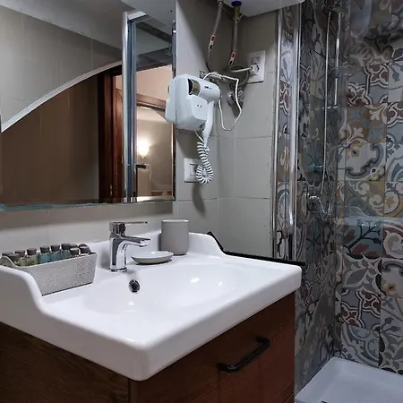 Casa Ninetta - Spaccanapoli - Il Tipico Pianterreno Della Antica! * Naples