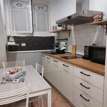 Casa Ninetta - Spaccanapoli - Il Tipico Pianterreno Della Antica! * Naples