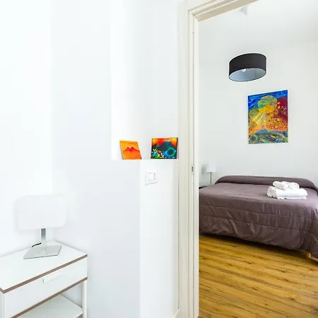 Apartment Barrio 133 - Double Bedroom In Center By Napoliapartments