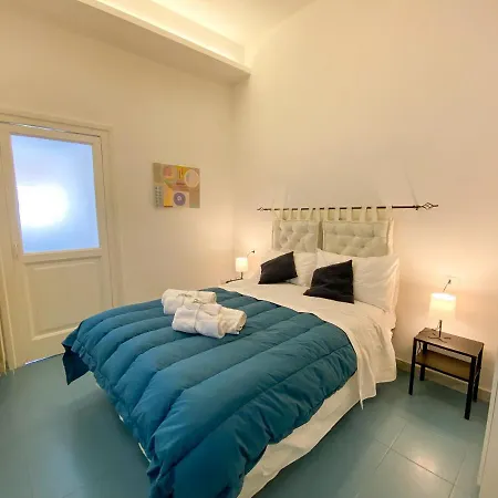 Le Casette Di Piazza Borsa Apartment *