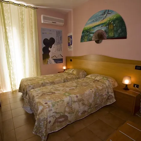 Hotel Cineholiday 3*