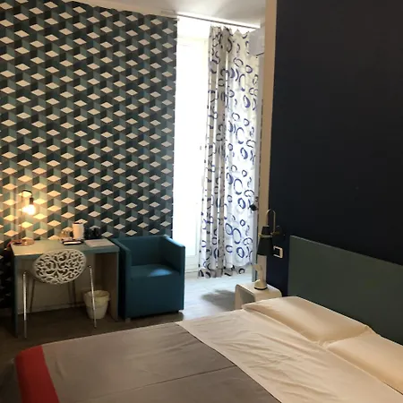 H Boutique 3*