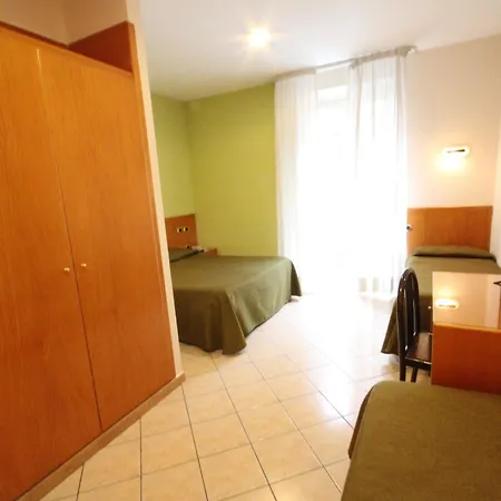 Hotel Zara 2*