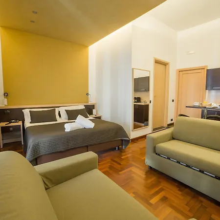 Chiaia 32 3* Napoli